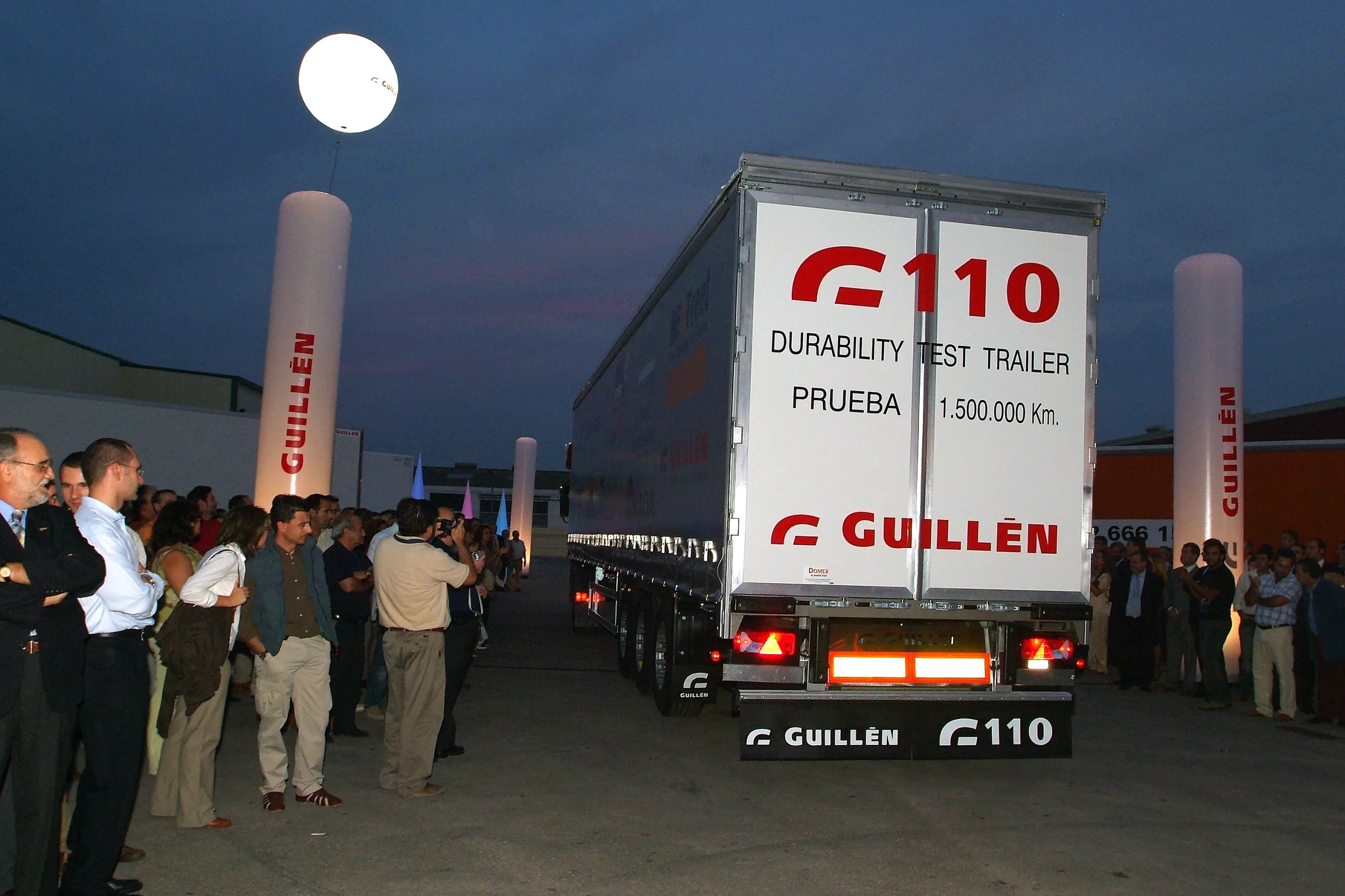 2005 La mirada fija en el mañana